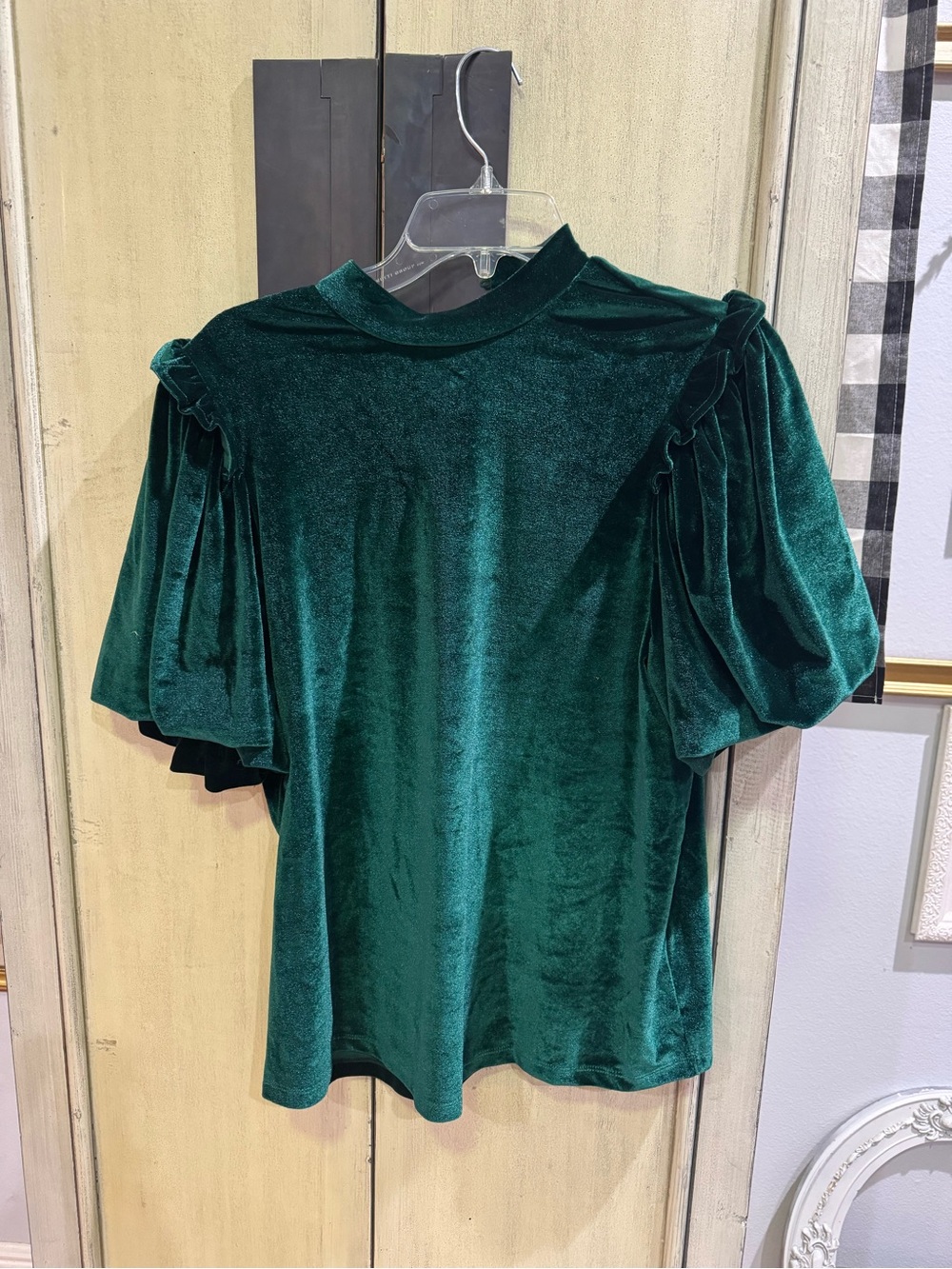 LA MIEL Emerald Green Velvet Puff Sleeve Blouse